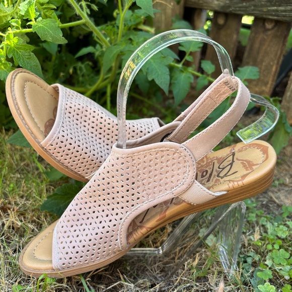 Stylish Mauve Slingback Sandals - Picture 11 of 13